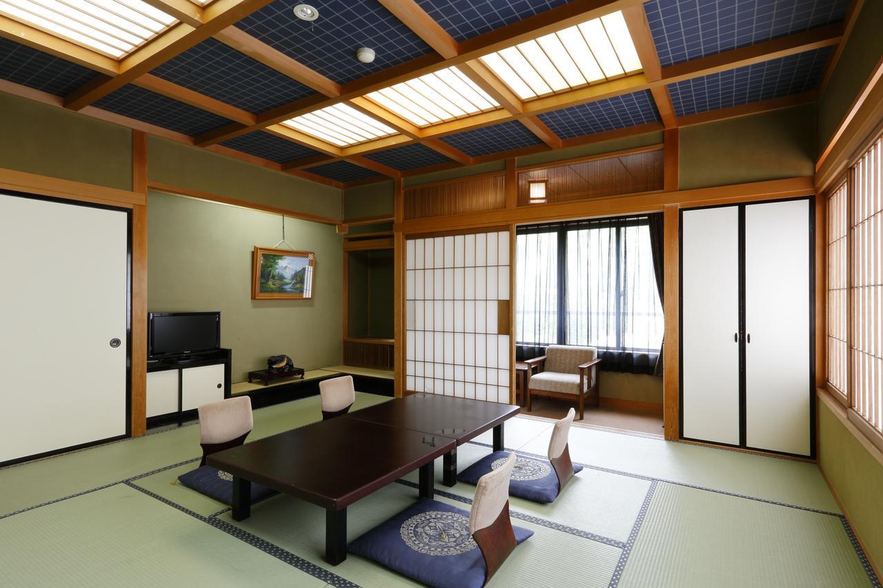 Okada Ryokan Warakutei Takayama  Zewnętrze zdjęcie