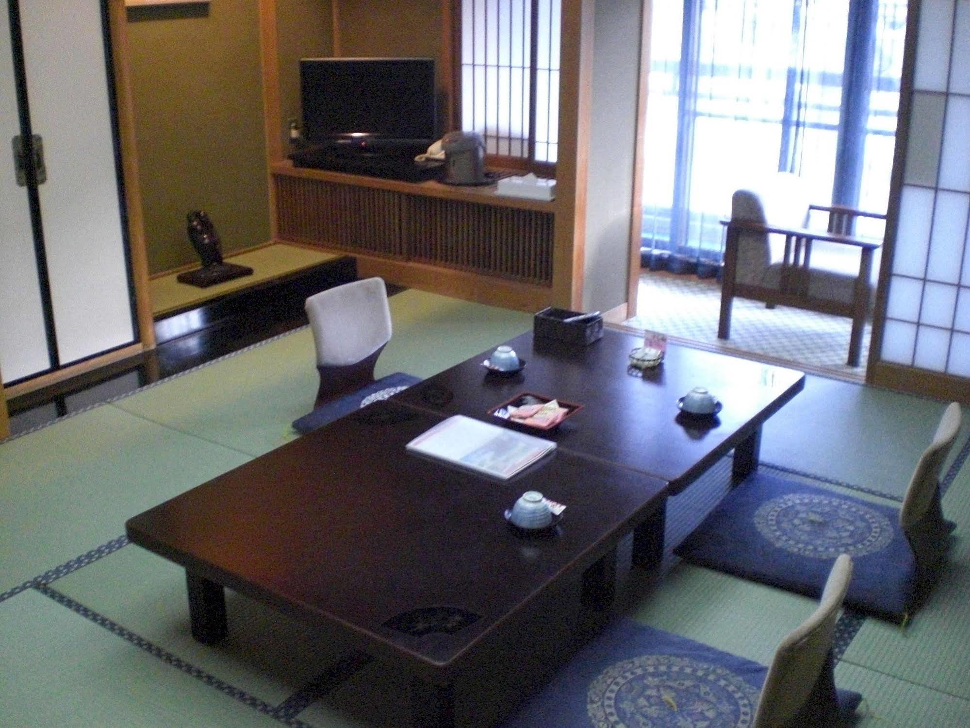 Okada Ryokan Warakutei Takayama  Zewnętrze zdjęcie